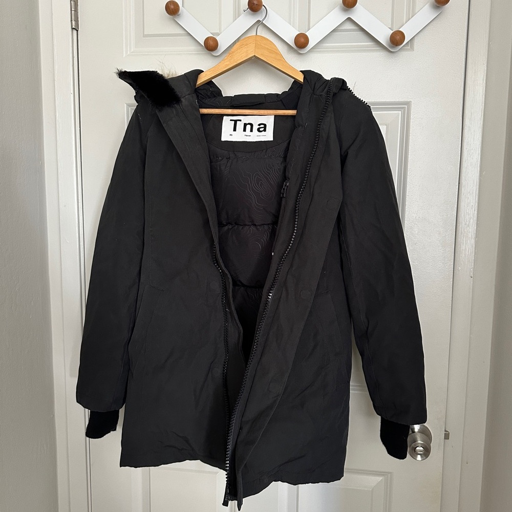 Aritzia TNA Haven fur hood Parka black size XS